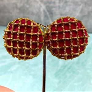 GJD pink and gold circular clip on earrings cross hatch pattern